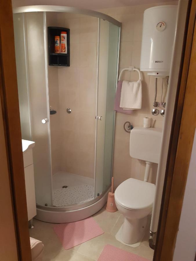 Studio Apartman Small Lili Popovaca 外观 照片