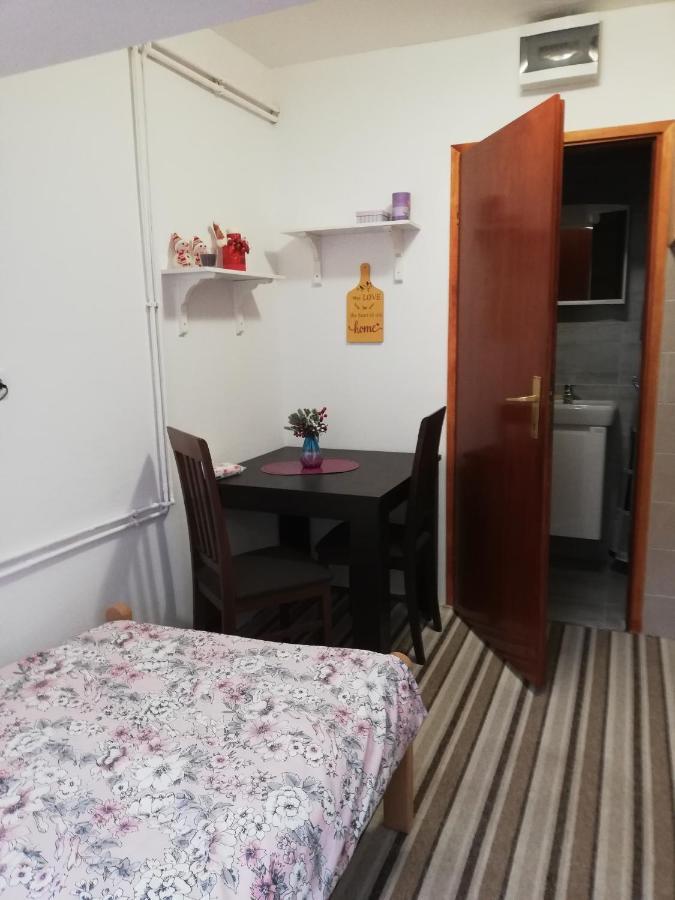 Studio Apartman Small Lili Popovaca 外观 照片